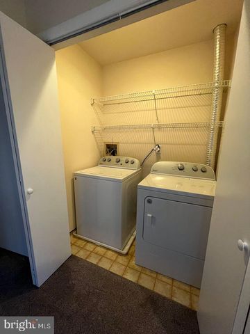 3229 CHAMPIONS DR, Wilmington, DE 19808