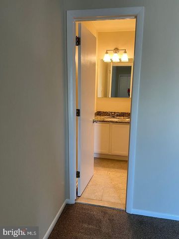 3229 CHAMPIONS DR, Wilmington, DE 19808