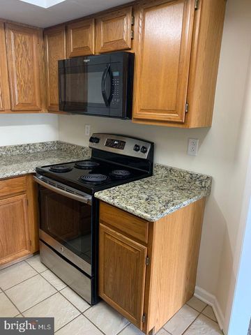 3229 CHAMPIONS DR, Wilmington, DE 19808