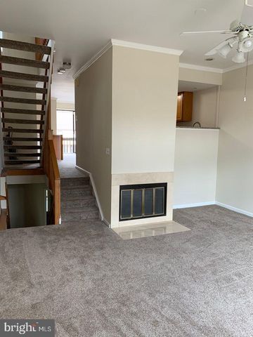 3229 CHAMPIONS DR, Wilmington, DE 19808