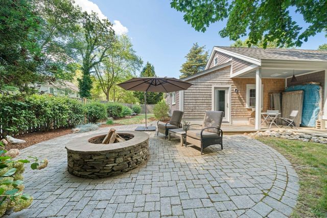 7 Elliot St, Kingston, MA 02364
