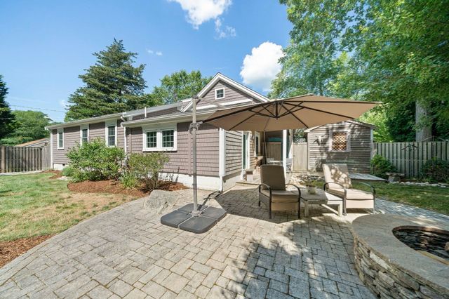 7 Elliot St, Kingston, MA 02364