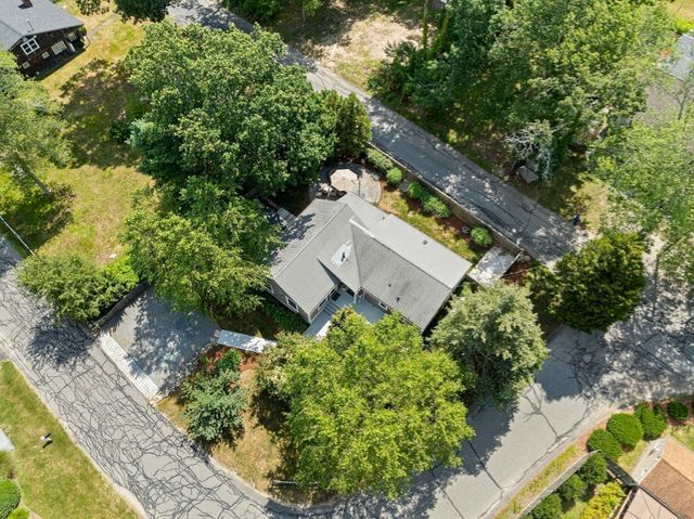 7 Elliot St, Kingston, MA 02364