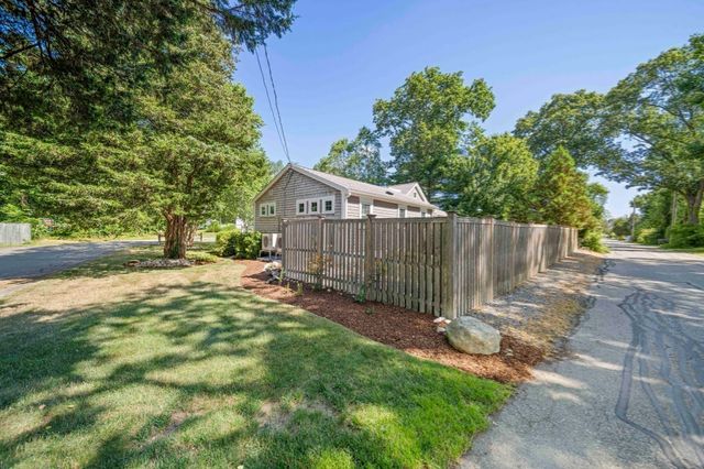 7 Elliot St, Kingston, MA 02364