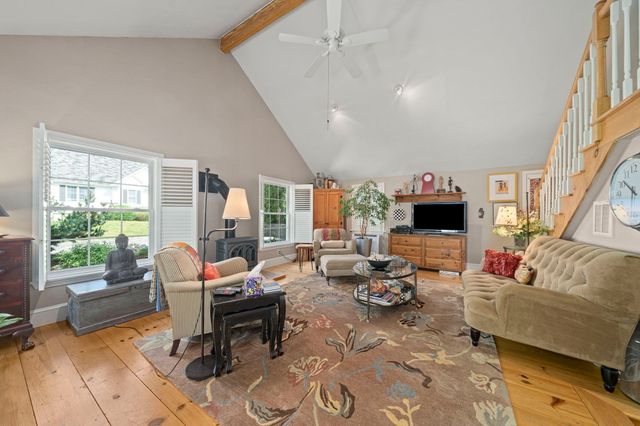 7 Elliot St, Kingston, MA 02364