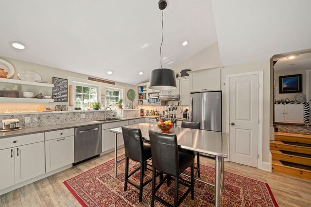 7 Elliot St, Kingston, MA 02364