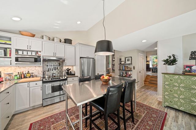 7 Elliot St, Kingston, MA 02364