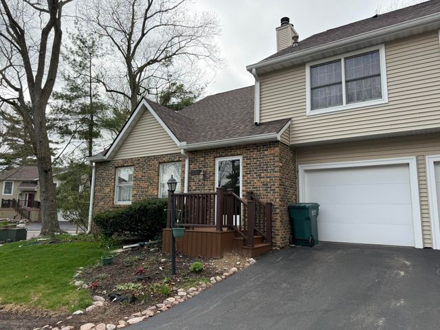 535 Weatherwood Lane, Valparaiso, IN 46383