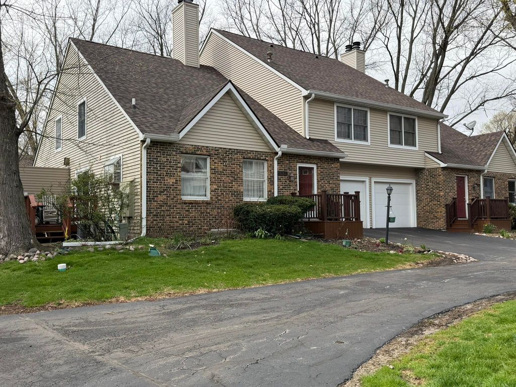 535 Weatherwood Lane, Valparaiso, IN 46383
