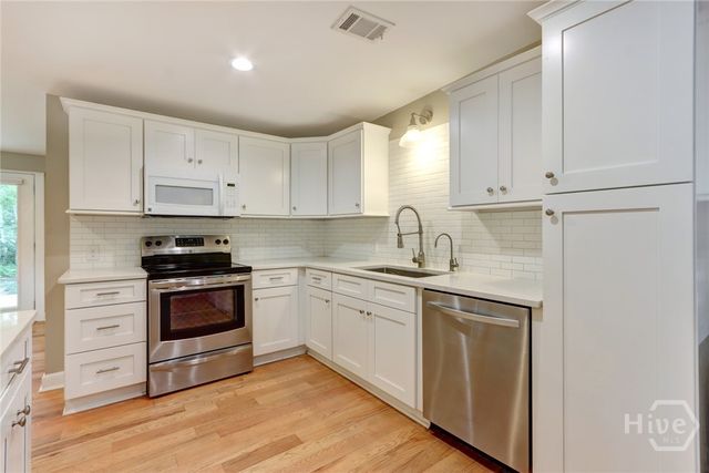 416 E 61st Street, Savannah, GA 31405