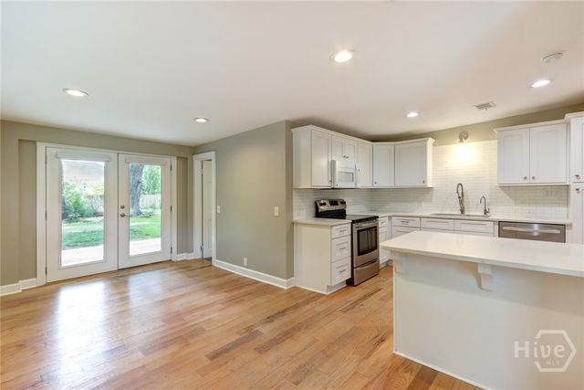 416 E 61st Street, Savannah, GA 31405