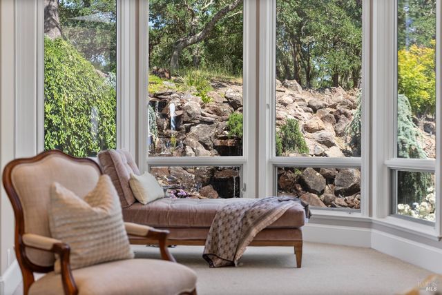 9988 Troon Ct, Windsor, CA 95492