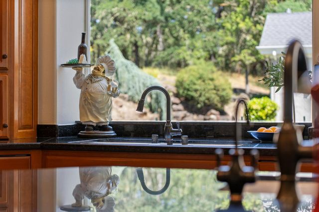 9988 Troon Ct, Windsor, CA 95492