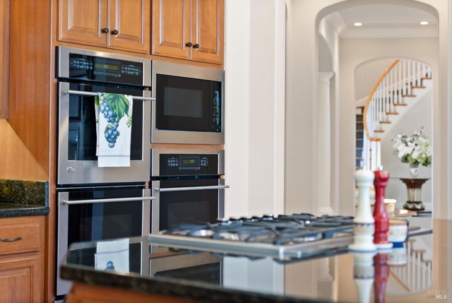 9988 Troon Ct, Windsor, CA 95492