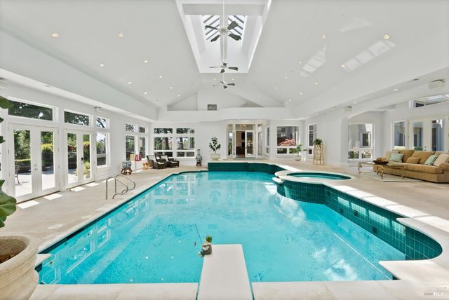 9988 Troon Ct, Windsor, CA 95492