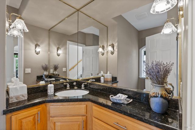 9988 Troon Ct, Windsor, CA 95492