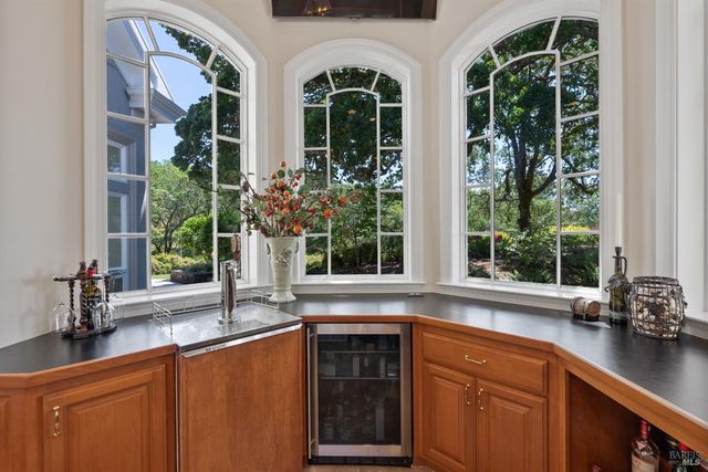 9988 Troon Ct, Windsor, CA 95492