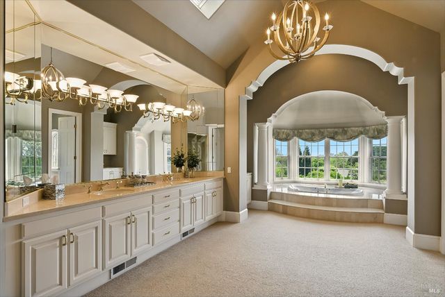 9988 Troon Ct, Windsor, CA 95492