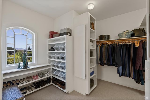 9988 Troon Ct, Windsor, CA 95492