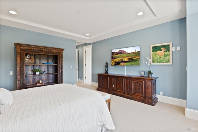 9988 Troon Ct, Windsor, CA 95492