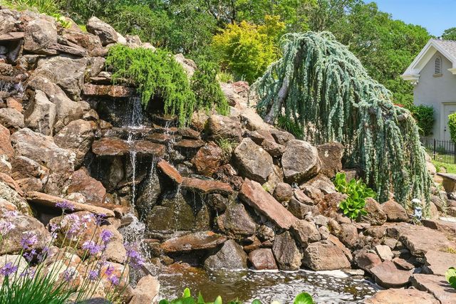 9988 Troon Ct, Windsor, CA 95492