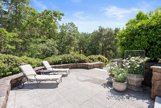 9988 Troon Ct, Windsor, CA 95492