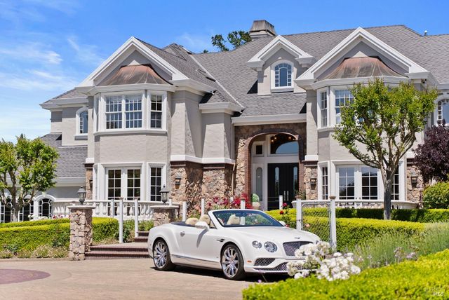 9988 Troon Ct, Windsor, CA 95492