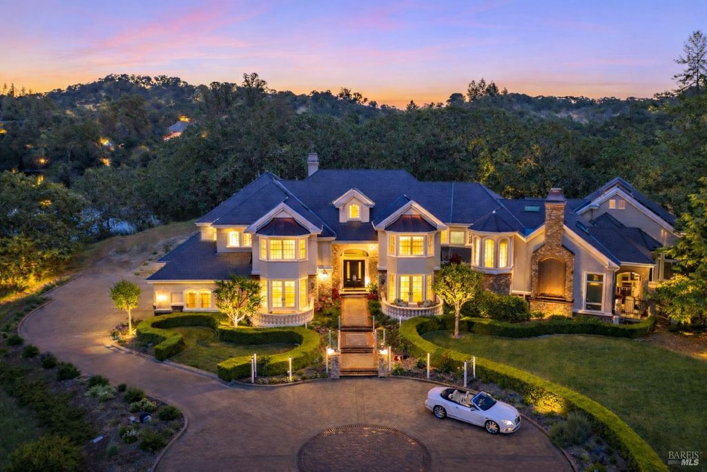 9988 Troon Ct, Windsor, CA 95492