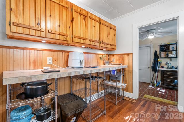 509 Westview Street SW, Lenoir, NC 28645