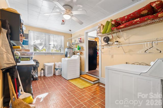 509 Westview Street SW, Lenoir, NC 28645