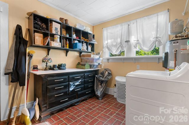 509 Westview Street SW, Lenoir, NC 28645
