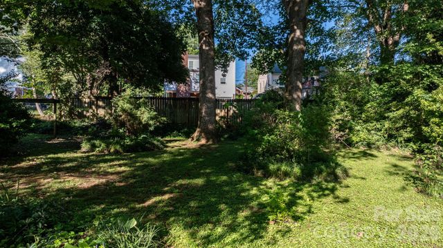 509 Westview Street SW, Lenoir, NC 28645