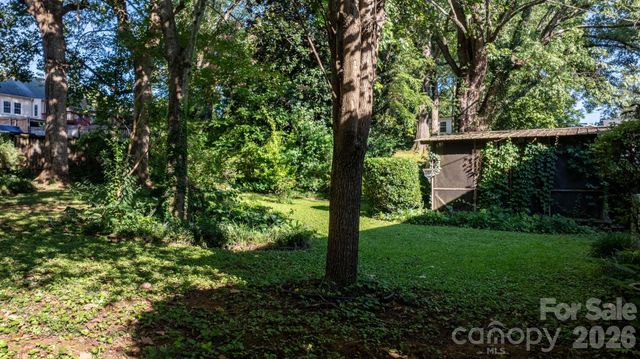 509 Westview Street SW, Lenoir, NC 28645