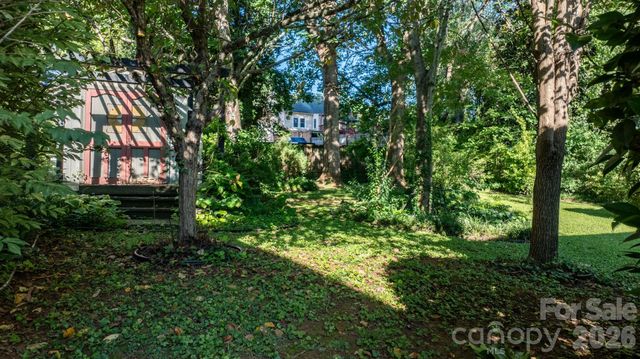 509 Westview Street SW, Lenoir, NC 28645