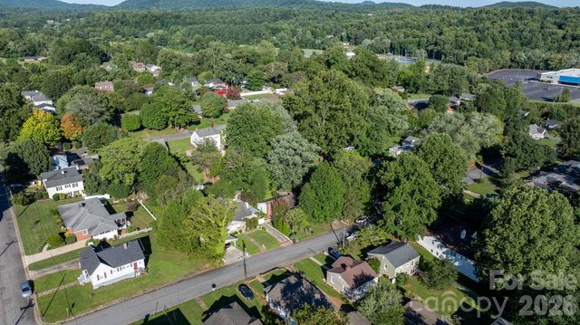 509 Westview Street SW, Lenoir, NC 28645