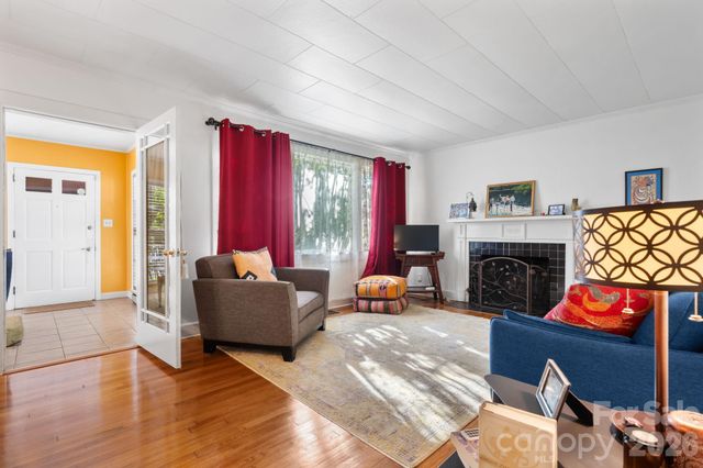 509 Westview Street SW, Lenoir, NC 28645