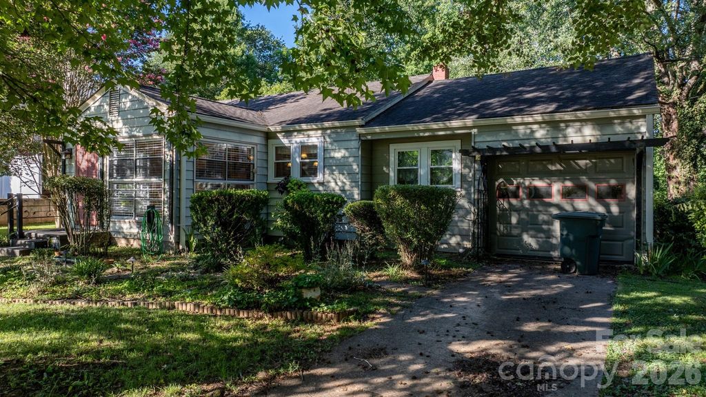 509 Westview Street SW, Lenoir, NC 28645