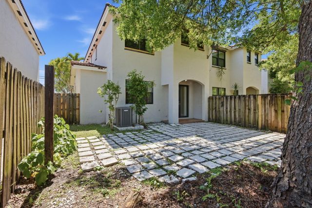 3720 SW 69th Avenue 3720, Miami, FL 33155