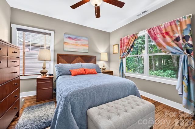10 Meeting Street, Asheville, NC 28803