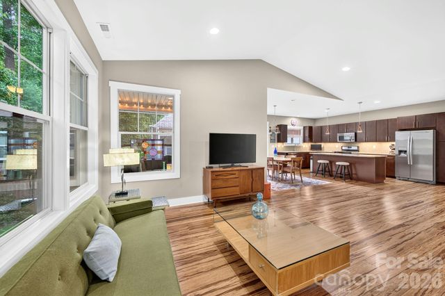 10 Meeting Street, Asheville, NC 28803