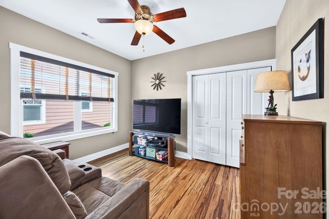 10 Meeting Street, Asheville, NC 28803