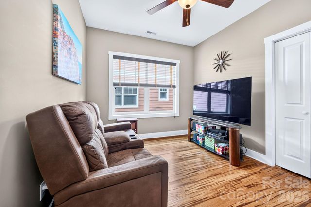 10 Meeting Street, Asheville, NC 28803