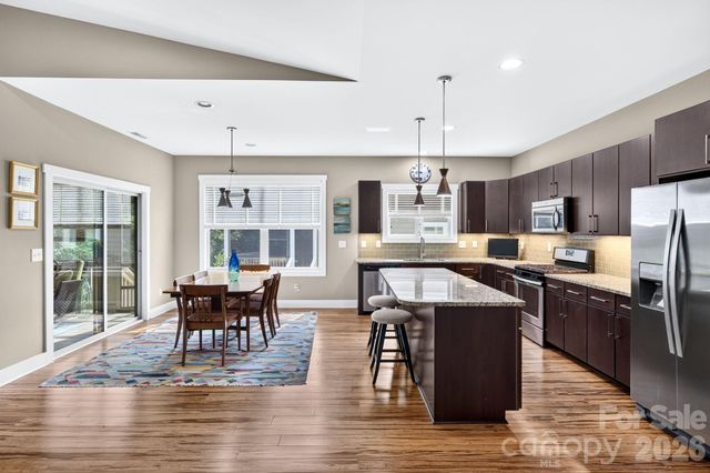 10 Meeting Street, Asheville, NC 28803