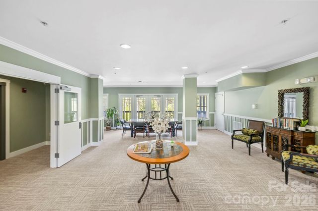 9 Kenilworth Knolls 303, Asheville, NC 28805