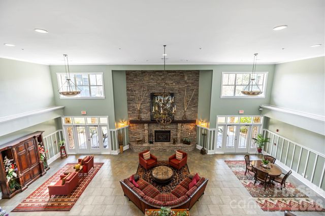 9 Kenilworth Knolls 303, Asheville, NC 28805