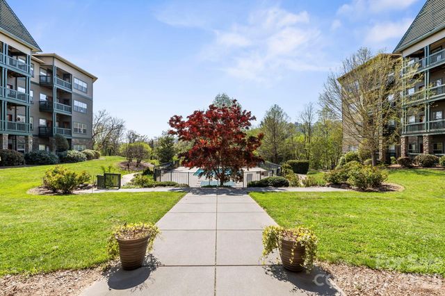 9 Kenilworth Knolls 303, Asheville, NC 28805