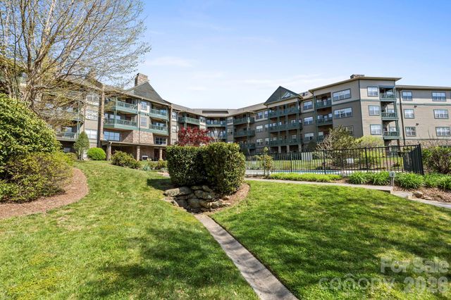 9 Kenilworth Knolls 303, Asheville, NC 28805