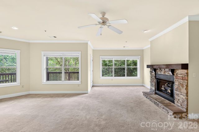 9 Kenilworth Knolls 303, Asheville, NC 28805