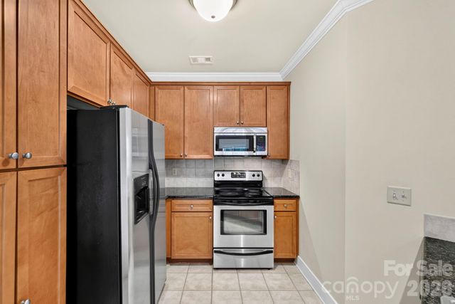 9 Kenilworth Knolls 303, Asheville, NC 28805