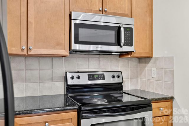 9 Kenilworth Knolls 303, Asheville, NC 28805